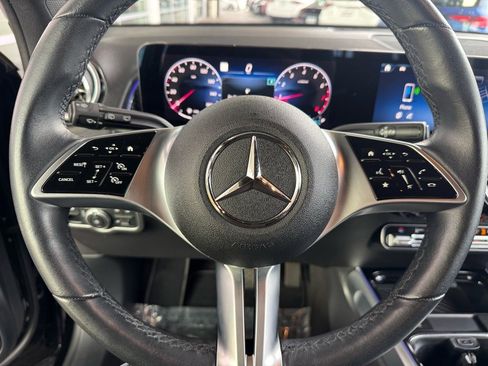 Certified 2024 Mercedes-Benz GLB 250 image 27