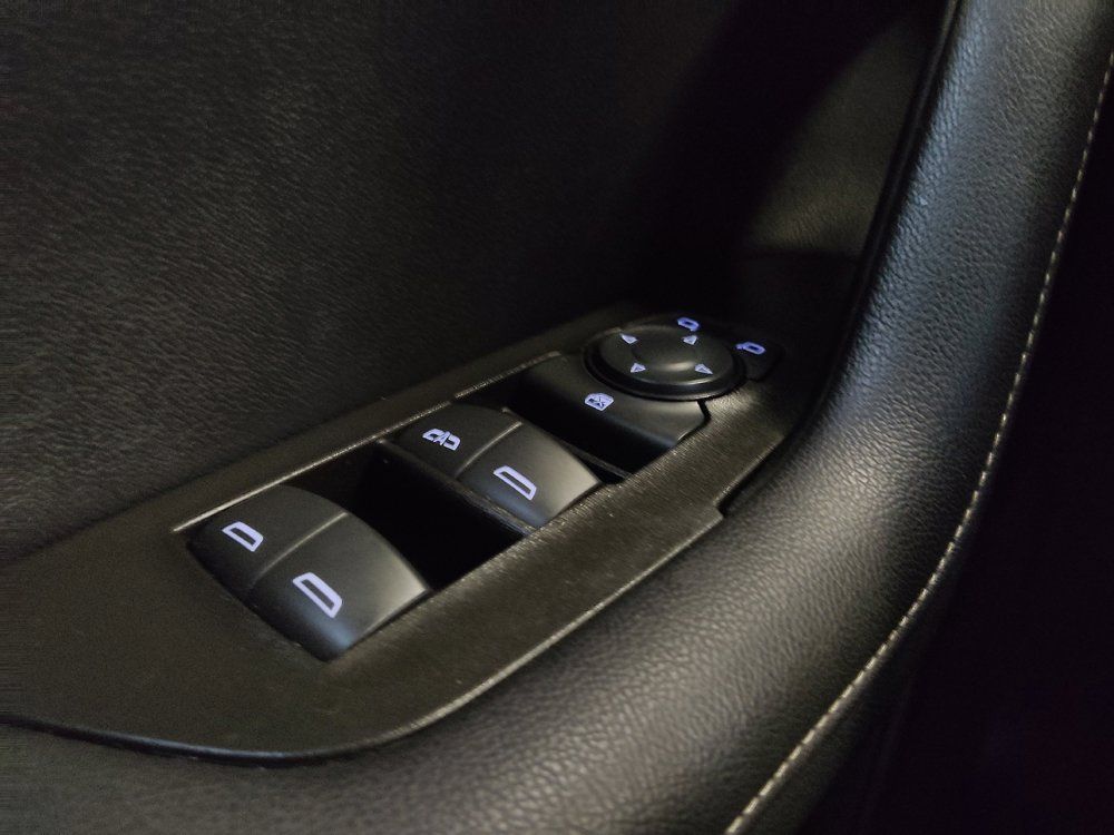 Used 2025 Chevrolet Blazer LT FWD image 27