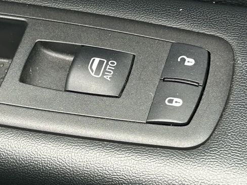 Used 2025 Dodge Durango GT AWD/4WD image 40