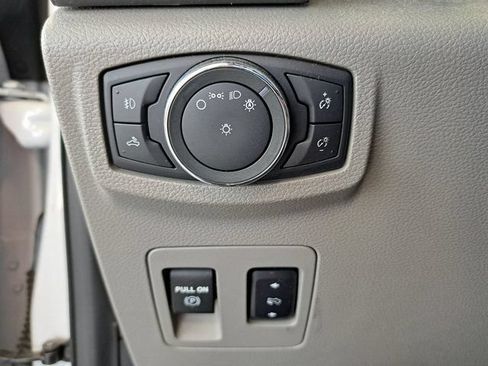 Used 2019 Ford F150 XLT w/ Equipment Group 302A Luxury AWD/4WD image 12