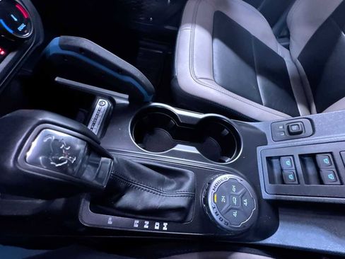 Used 2022 Ford Bronco Wildtrak image 29