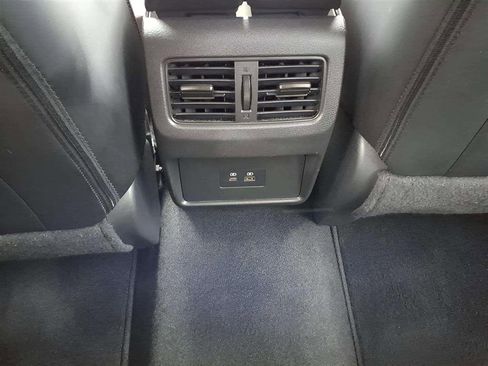 Used 2023 Nissan Rogue SL image 13