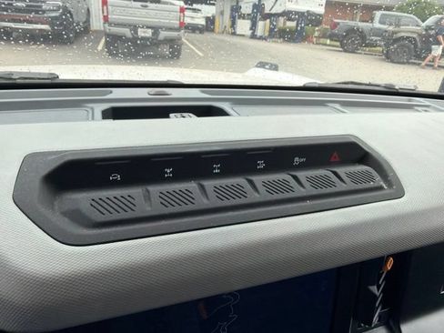 Used 2023 Ford Bronco Badlands AWD/4WD image 12