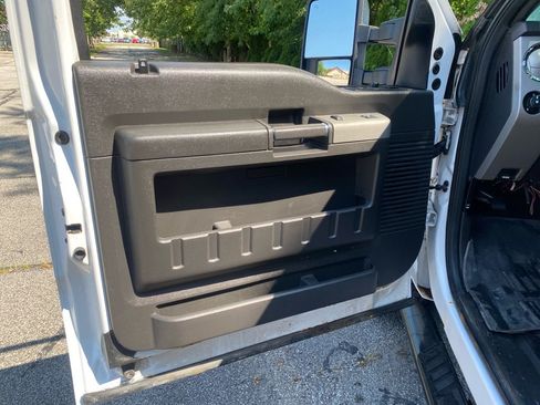 Used 2013 Ford F250 Lariat w/ Chrome Pkg AWD/4WD image 10