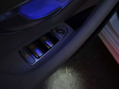 Used 2019 Mercedes-Benz E 300 4MATIC w/ Premium 1 Package image 19