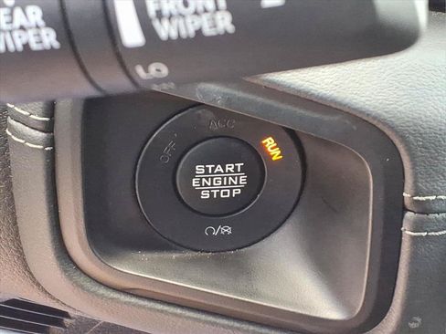 Used 2024 Jeep Wrangler Unlimited Sahara AWD/4WD image 10