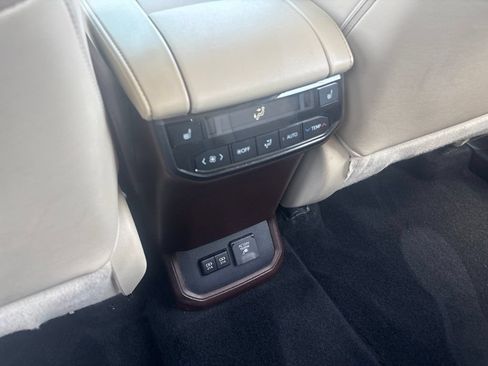 Used 2020 Toyota Highlander Limited AWD/4WD image 12