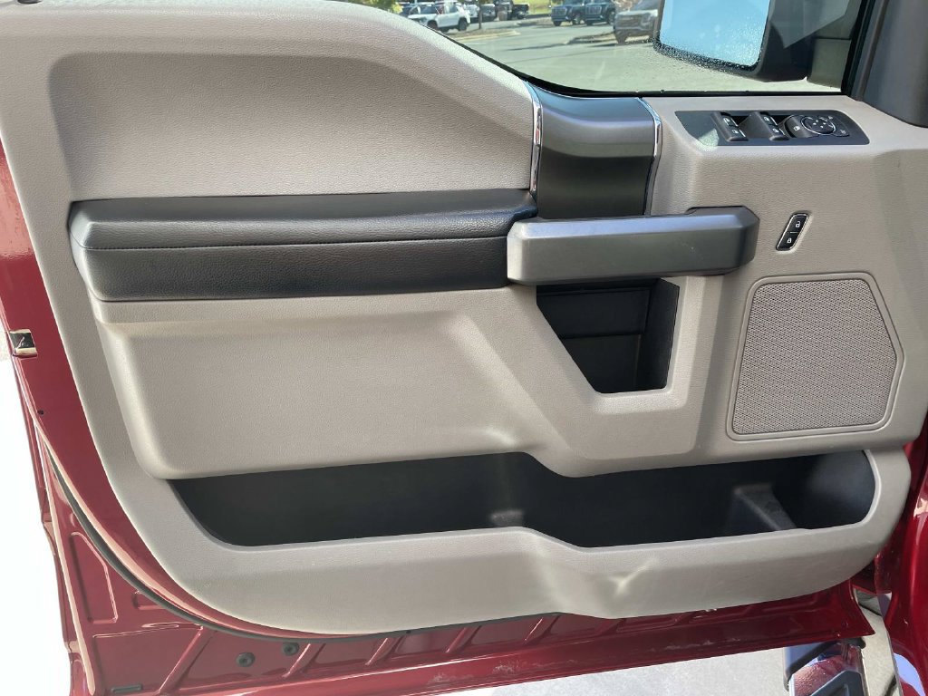 Used 2018 Ford F150 XLT w/ Equipment Group 302A Luxury AWD/4WD image 14