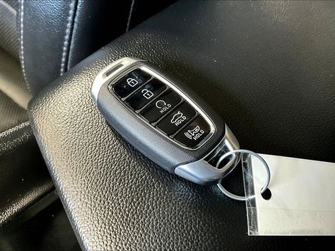 Certified 2022 Hyundai Elantra Limited image 13