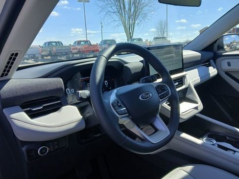 New 2026 Ford Explorer Active AWD/4WD image 9