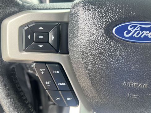 Used 2019 Ford F250 Lariat w/ Lariat Ultimate Package AWD/4WD image 23