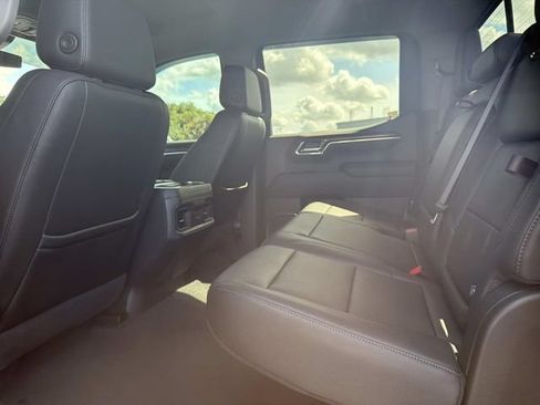 Used 2024 Chevrolet Silverado 1500 LT Trail Boss w/ Convenience Package II AWD/4WD image 12
