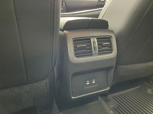 Used 2024 Nissan Rogue SL image 37