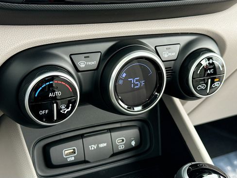 New 2026 Hyundai Venue SEL FWD image 11