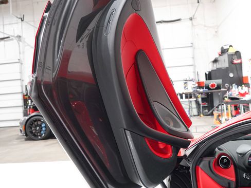 Used 2017 McLaren 570S Coupe RWD image 21
