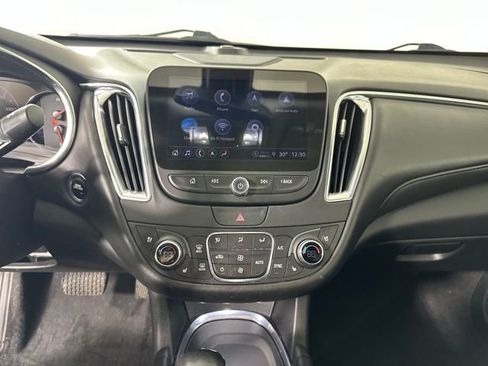 Used 2022 Chevrolet Malibu Premier image 21