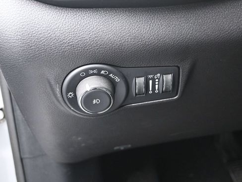 Used 2025 Jeep Compass Trailhawk AWD/4WD image 18