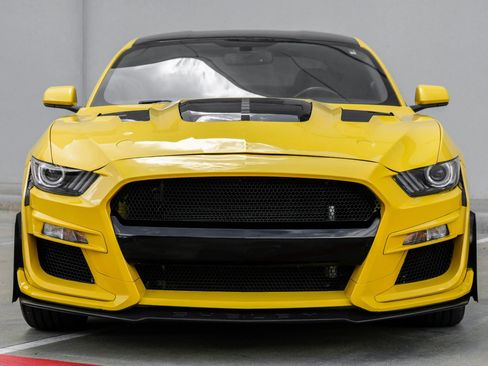 Used 2017 Ford Mustang GT w/ GT Performance Package image 7