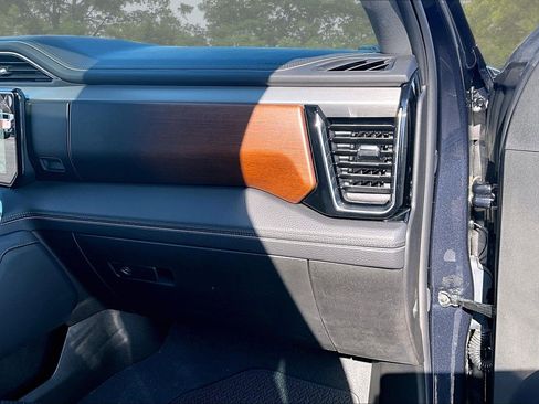 Used 2024 GMC Sierra 2500 Denali w/ Denali Reserve Package image 28