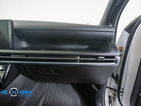 Used 2025 Hyundai Santa Cruz SEL AWD/4WD image 42