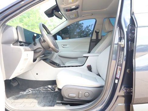 Used 2024 Hyundai Kona Limited FWD image 10