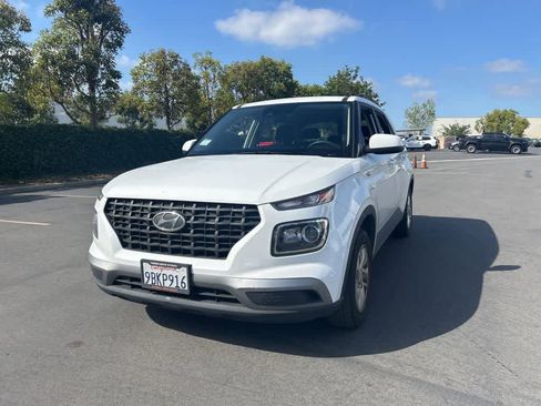 Used 2022 Hyundai Venue SE FWD image 5