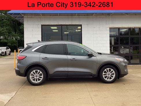Used 2022 Ford Escape SE FWD image 2