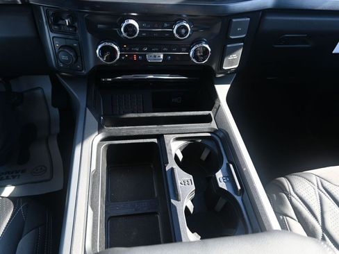 New 2026 Ford F250 Lariat w/ Black Appearance Package image 49