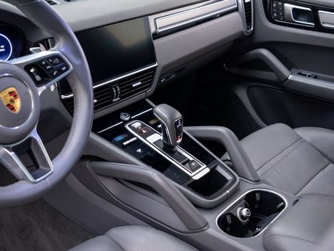 Certified 2023 Porsche Cayenne Platinum Edition AWD/4WD image 13
