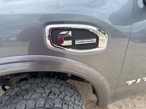 Used 2018 Nissan Titan PRO-4X w/ Pro-4x Convenience Package AWD/4WD image 3