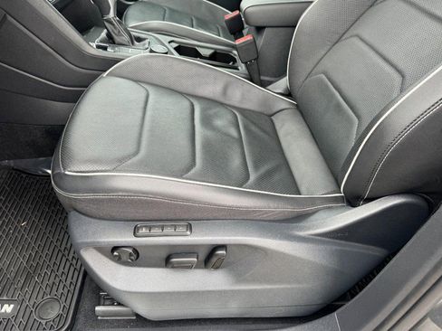 Used 2023 Volkswagen Tiguan SEL R-Line image 26