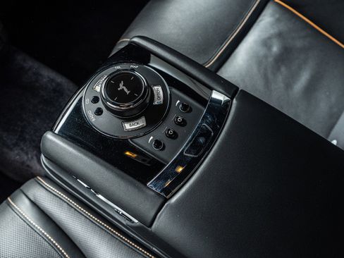 Used 2017 Rolls-Royce Ghost Extended Wheelbase image 33