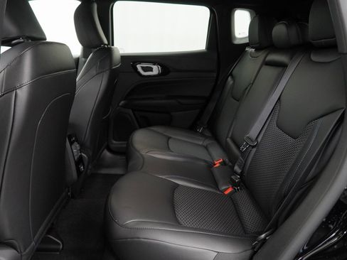 New 2026 Jeep Compass Latitude image 17