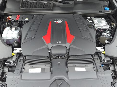 Used 2024 Audi RS Q8 image 28