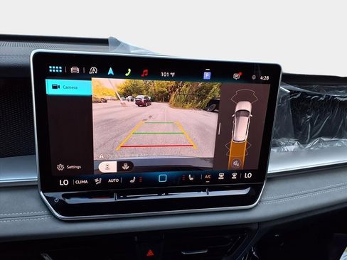 New 2026 Volkswagen Tiguan SE image 11