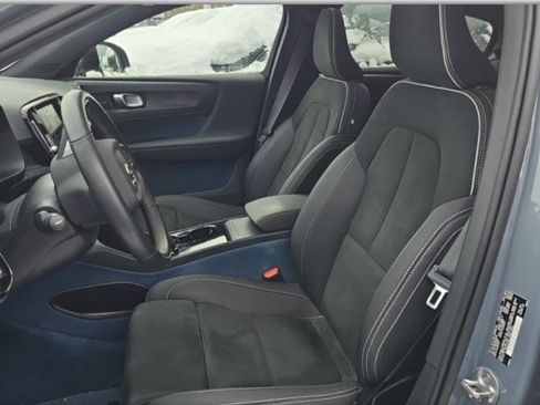 Certified 2023 Volvo C40 P8 Recharge Ultimate image 12