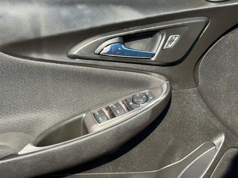 Used 2021 Chevrolet Malibu RS FWD image 12