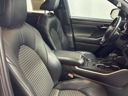 Used 2022 Toyota Highlander XSE AWD/4WD image 31