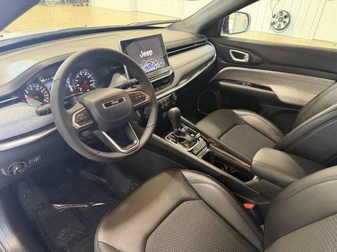 Used 2024 Jeep Compass Latitude AWD/4WD image 8