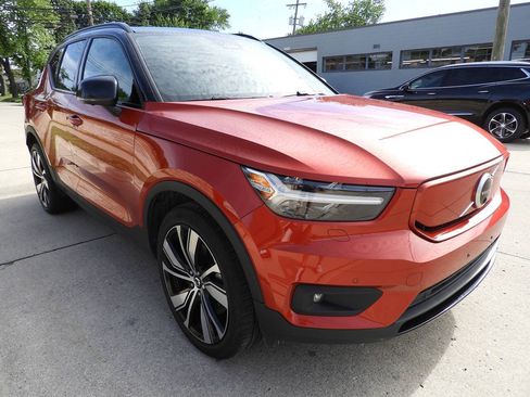 Used 2021 Volvo XC40 P8 Recharge w/ Advanced Package AWD/4WD image 12