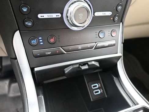 Used 2019 Ford Edge Titanium w/ Equipment Group 301A AWD/4WD image 21