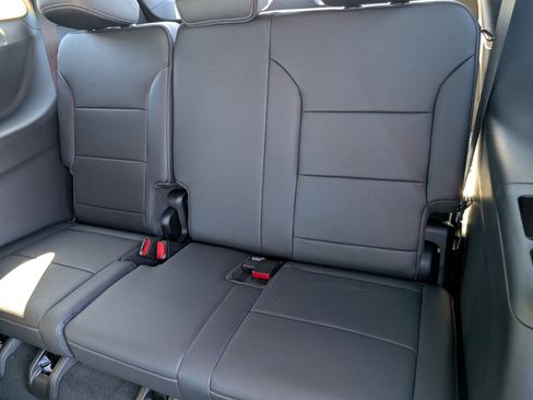 New 2026 Chevrolet Traverse LT image 8