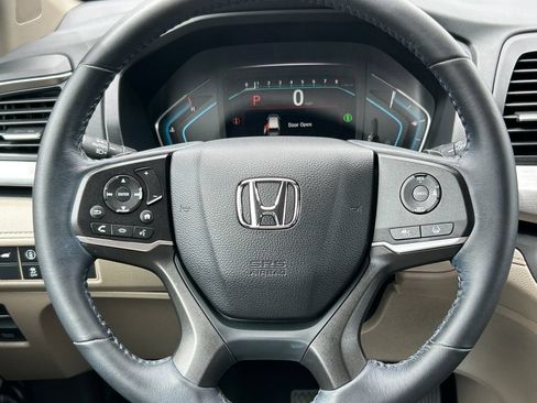 Used 2023 Honda Odyssey EX-L image 18