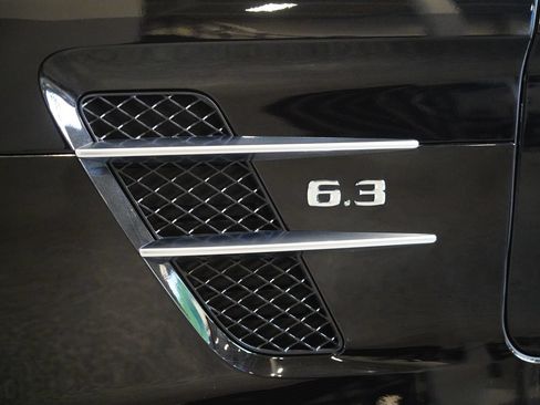 Used 2011 Mercedes-Benz SLS AMG Coupe image 10