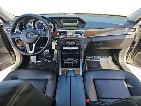 Used 2015 Mercedes-Benz E 250 BlueTEC Sedan image 9