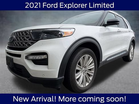 Used 2021 Ford Explorer Limited w/ Equipment Group 301A AWD/4WD image 2