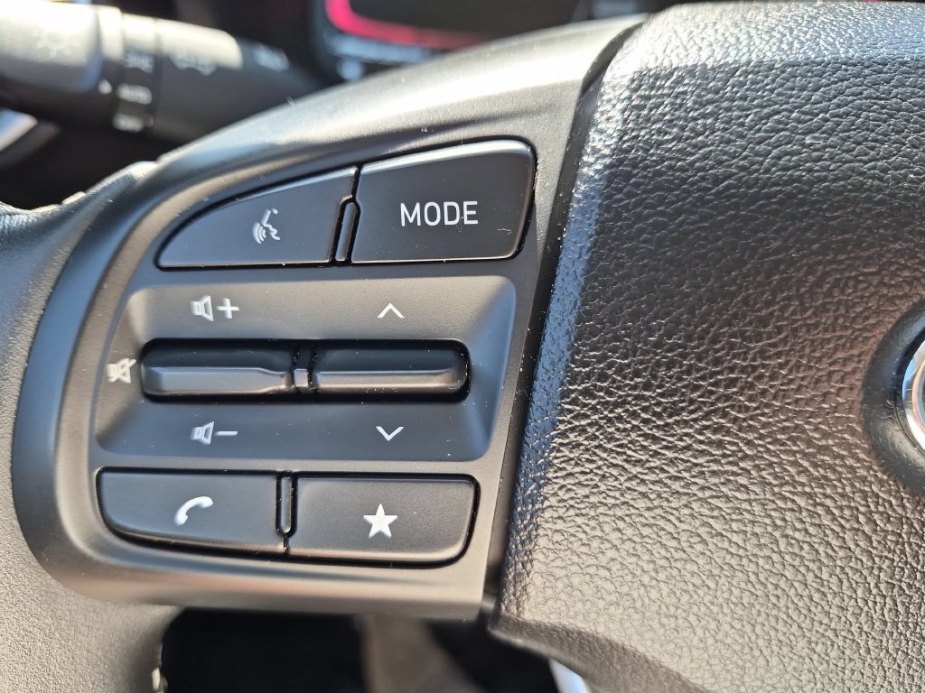 Used 2025 Hyundai Venue SEL FWD image 19