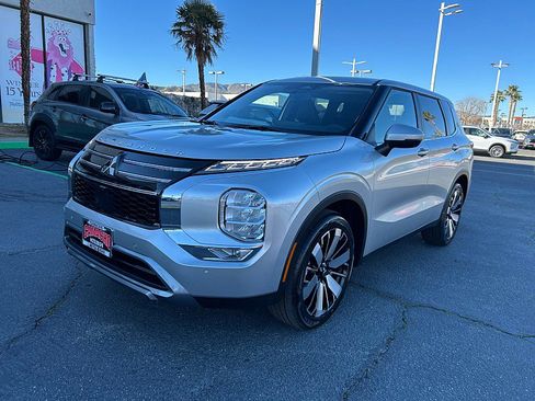 New 2026 Mitsubishi Outlander SE image 7