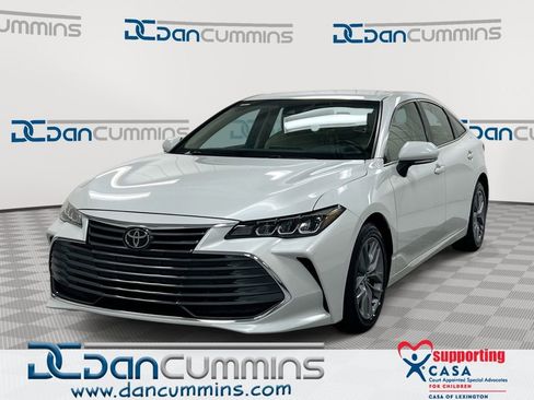 Used 2020 Toyota Avalon XLE w/ Carpet Mat Package image 1