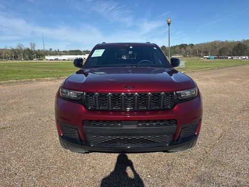 Used 2024 Jeep Grand Cherokee L Altitude AWD/4WD image 8